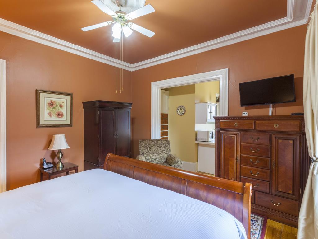 Chipman Hill Suites - Sydney Street Сент-Джон Экстерьер фото