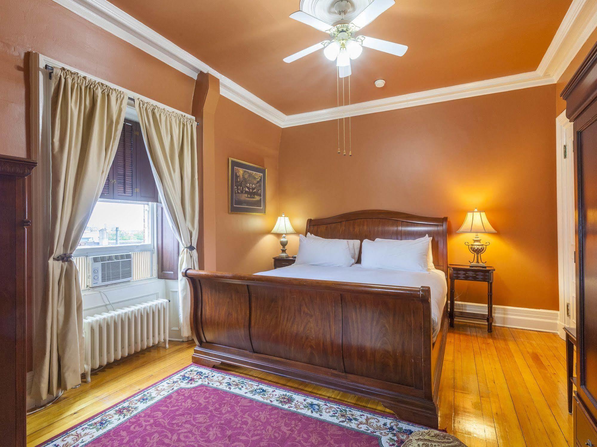Chipman Hill Suites - Sydney Street Сент-Джон Экстерьер фото