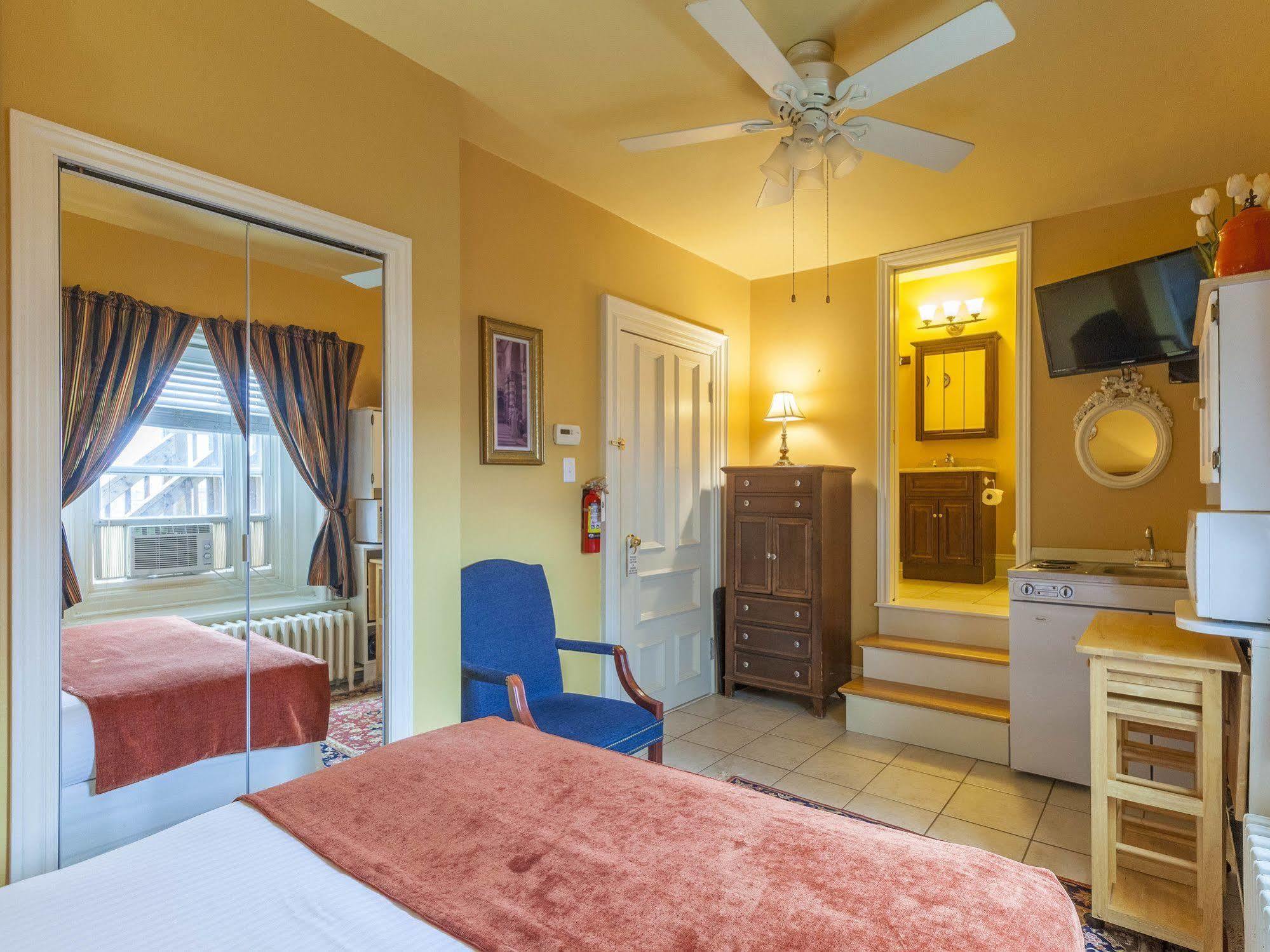 Chipman Hill Suites - Sydney Street Сент-Джон Экстерьер фото